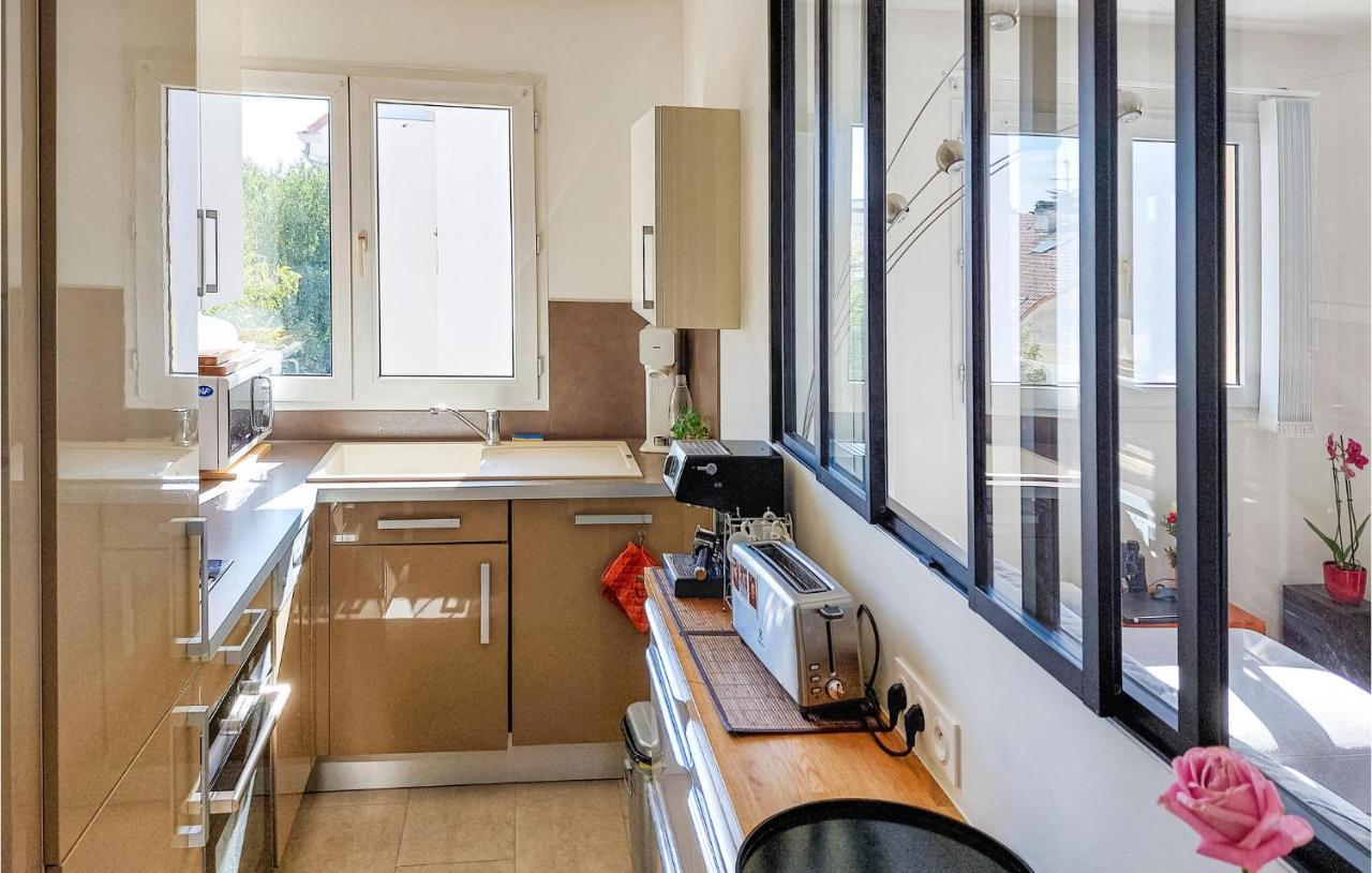 Awesome Apartment In Triel-Sur-Seine With Kitchen 外观 照片