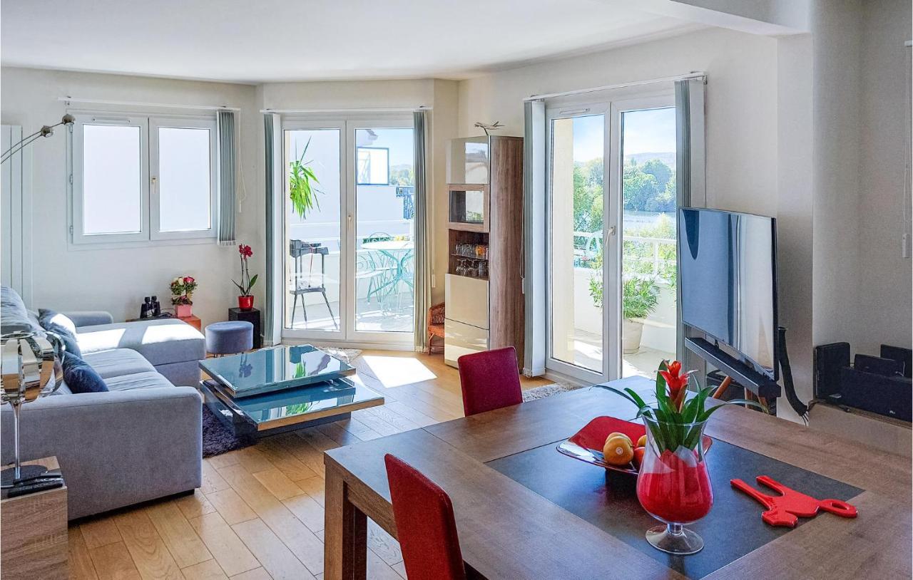 Awesome Apartment In Triel-Sur-Seine With Kitchen 外观 照片