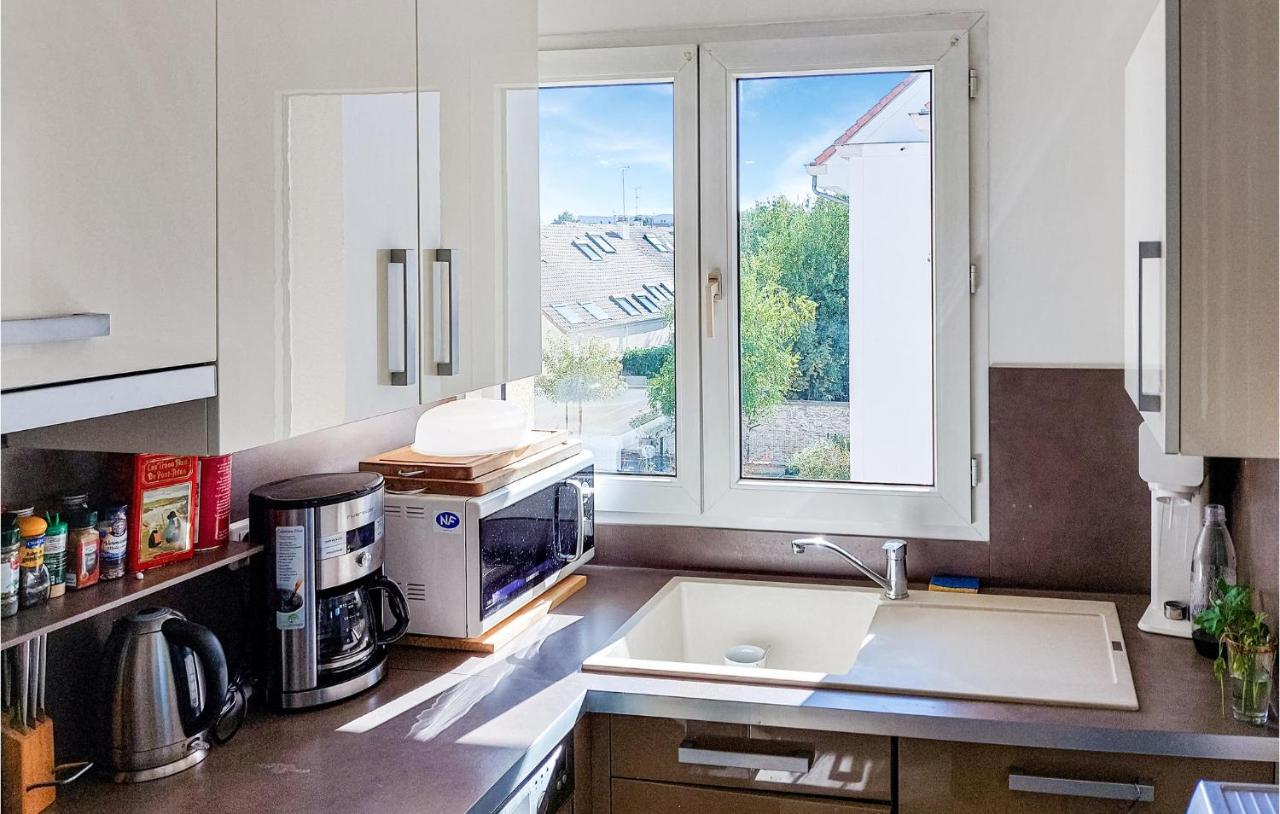 Awesome Apartment In Triel-Sur-Seine With Kitchen 外观 照片